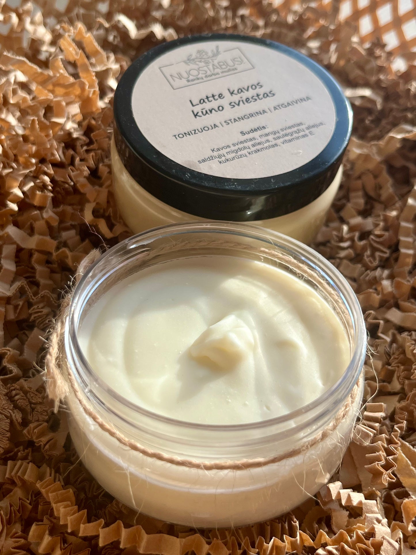 Latte kavos kūno sviestas