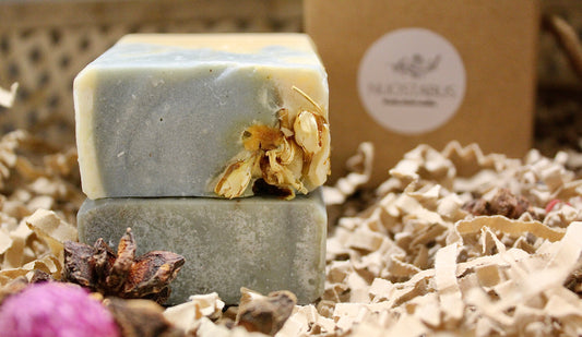 Dovanų rinkinys krepšelyje